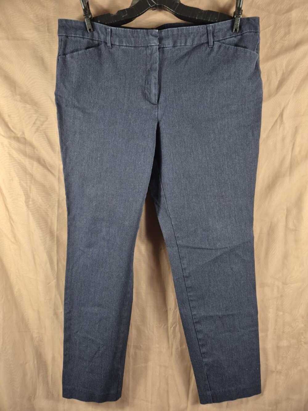 Liz Claiborne Women's Blue Straight Chambray Classic Dress Jeans Size 16